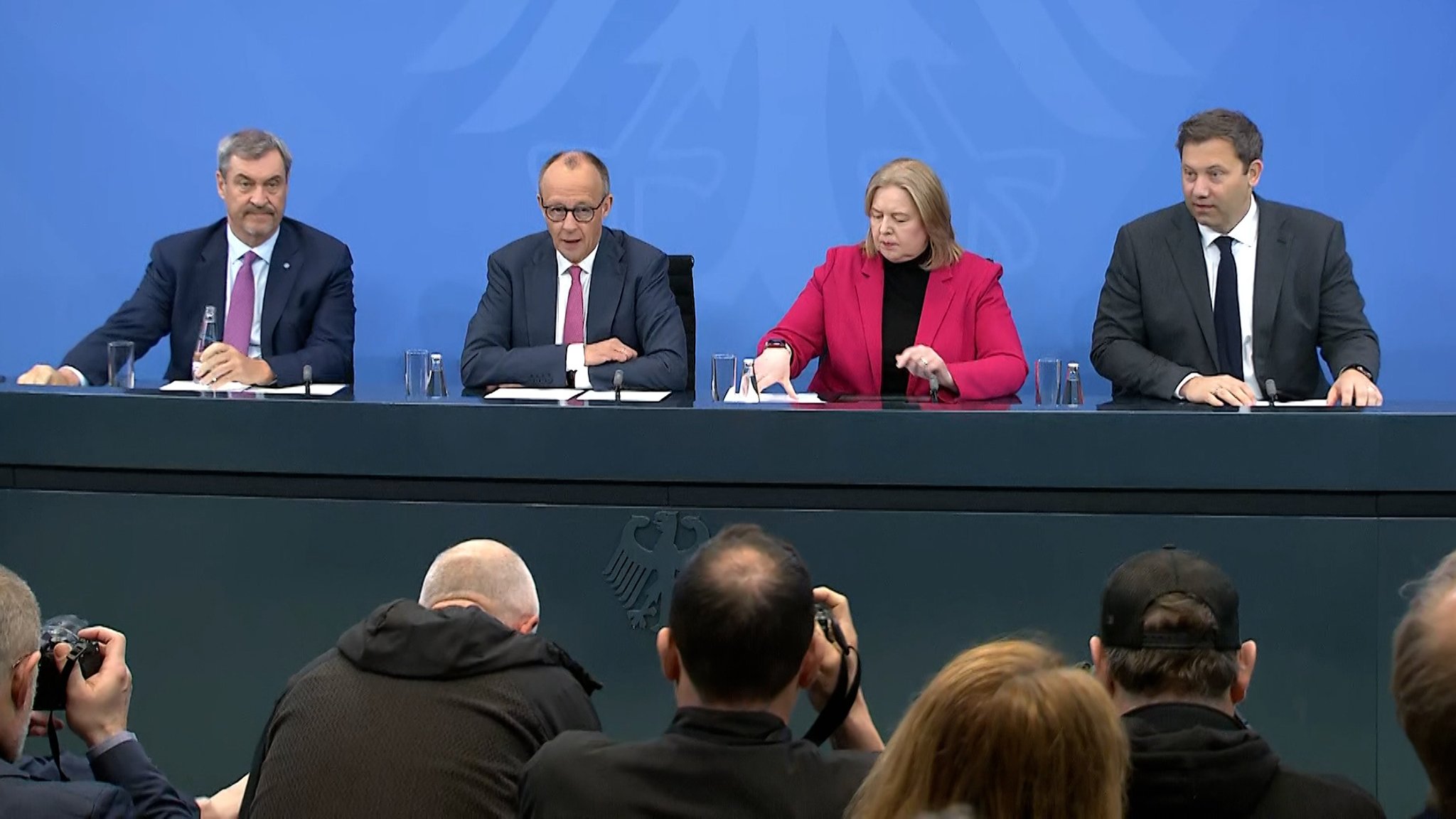 Nach Beratungen am Wochenende hat sich die Bundesregierung auf Entlastungen für die Bürger entschieden. 