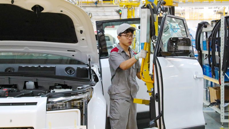 Automobil-Produktion in China | Bild: picture alliance / CFOTO | CFOTO Automobil-Produktion in China