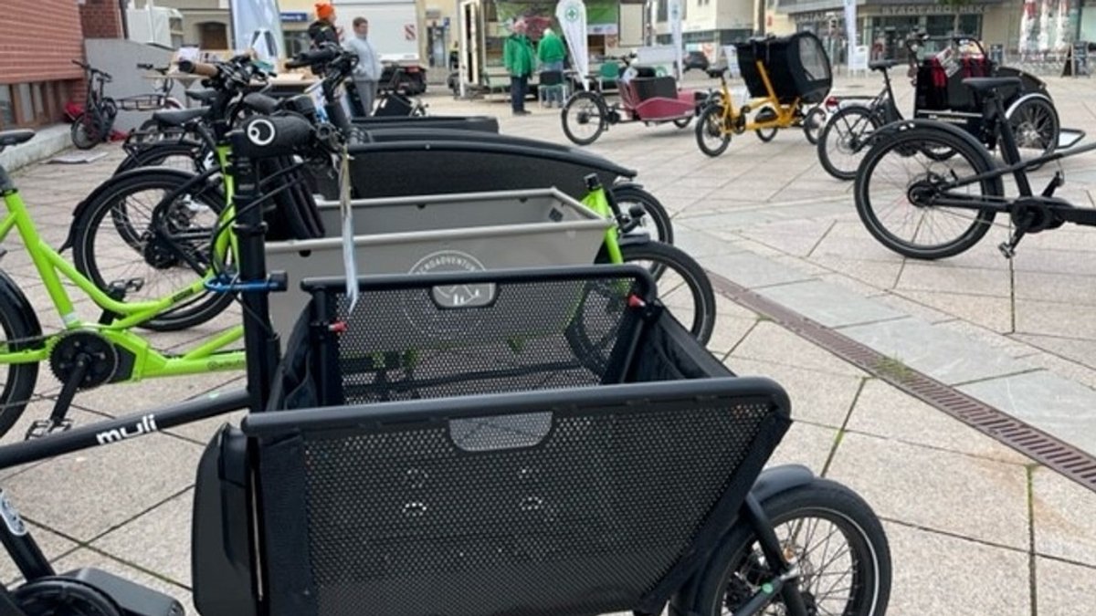 E-Lastenräder zum Probefahren: die Cargobike Roadshow in Neu-Ulm