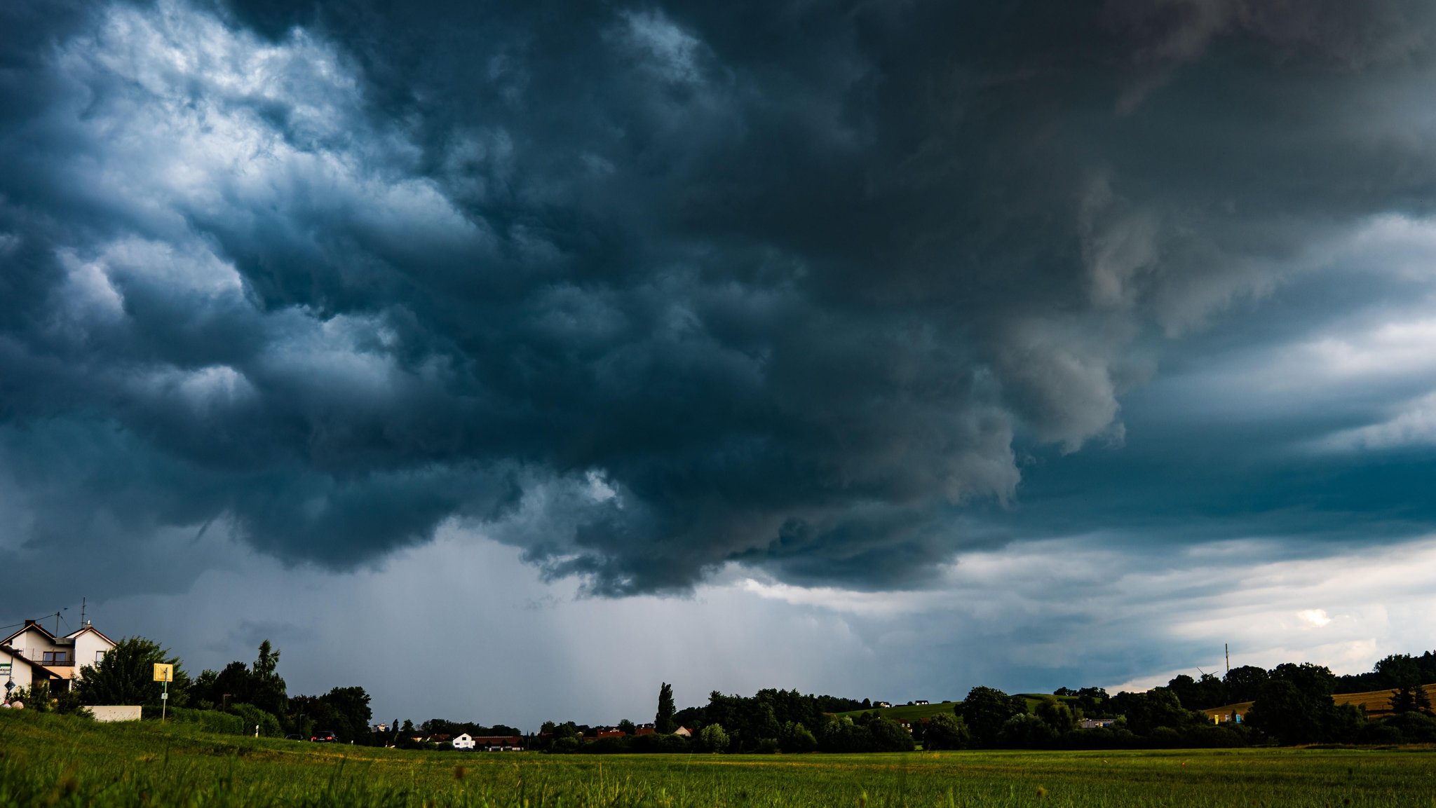 Archivbild: Aufziehendes Gewitter in Oberbayern