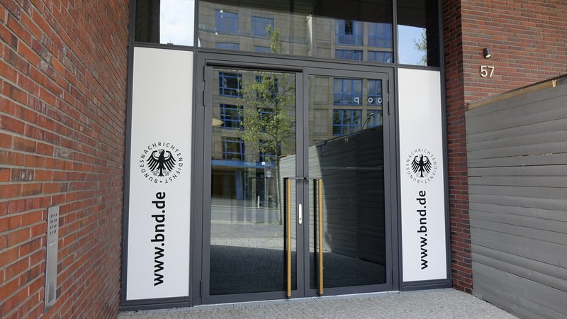 BND in Berlin | Bild: picture alliance / ZB | Sascha Steinach BND in Berlin