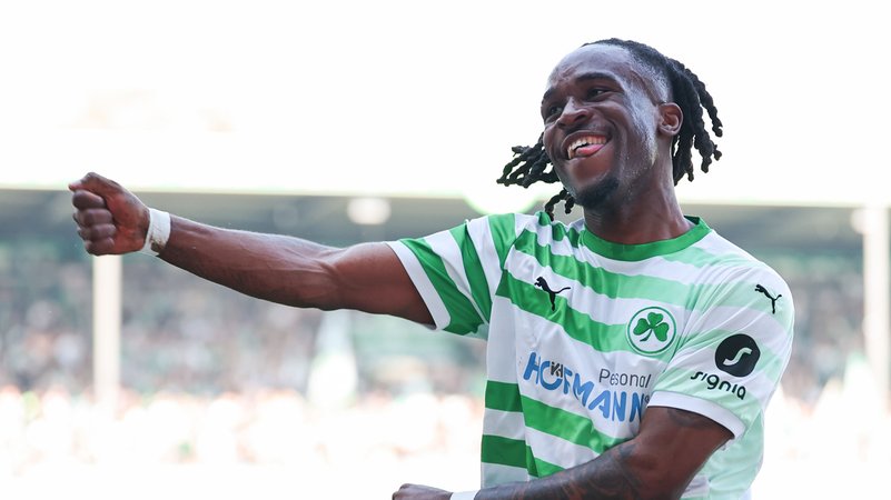 Fürth-Torschütze Noel Futkeu | Bild: picture-alliance/dpa Fürth-Torschütze Noel Futkeu