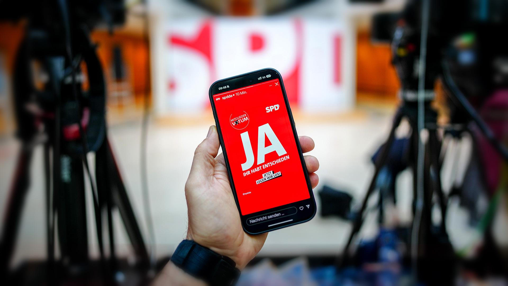 Grünes Licht für Schwarzrot gabs heute: Fast 85 % der SPD-Mitglieder sagten JA zum Koalitionsvertrag.