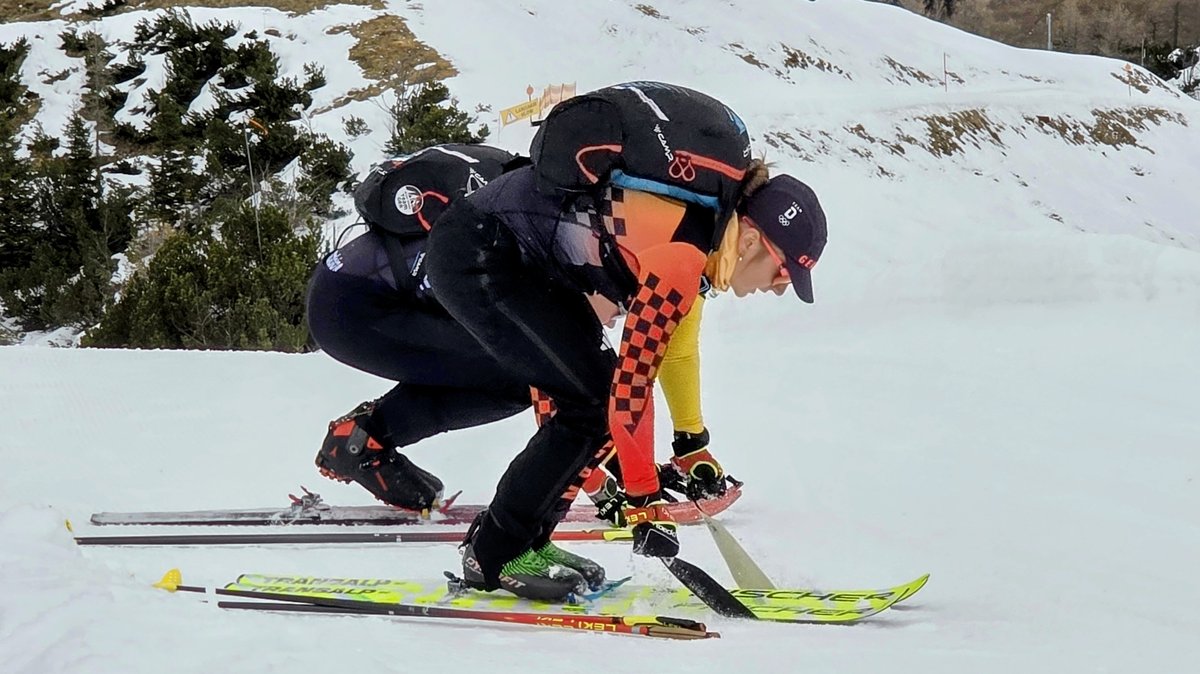 Helena Euringer beim Abziehen der Felle