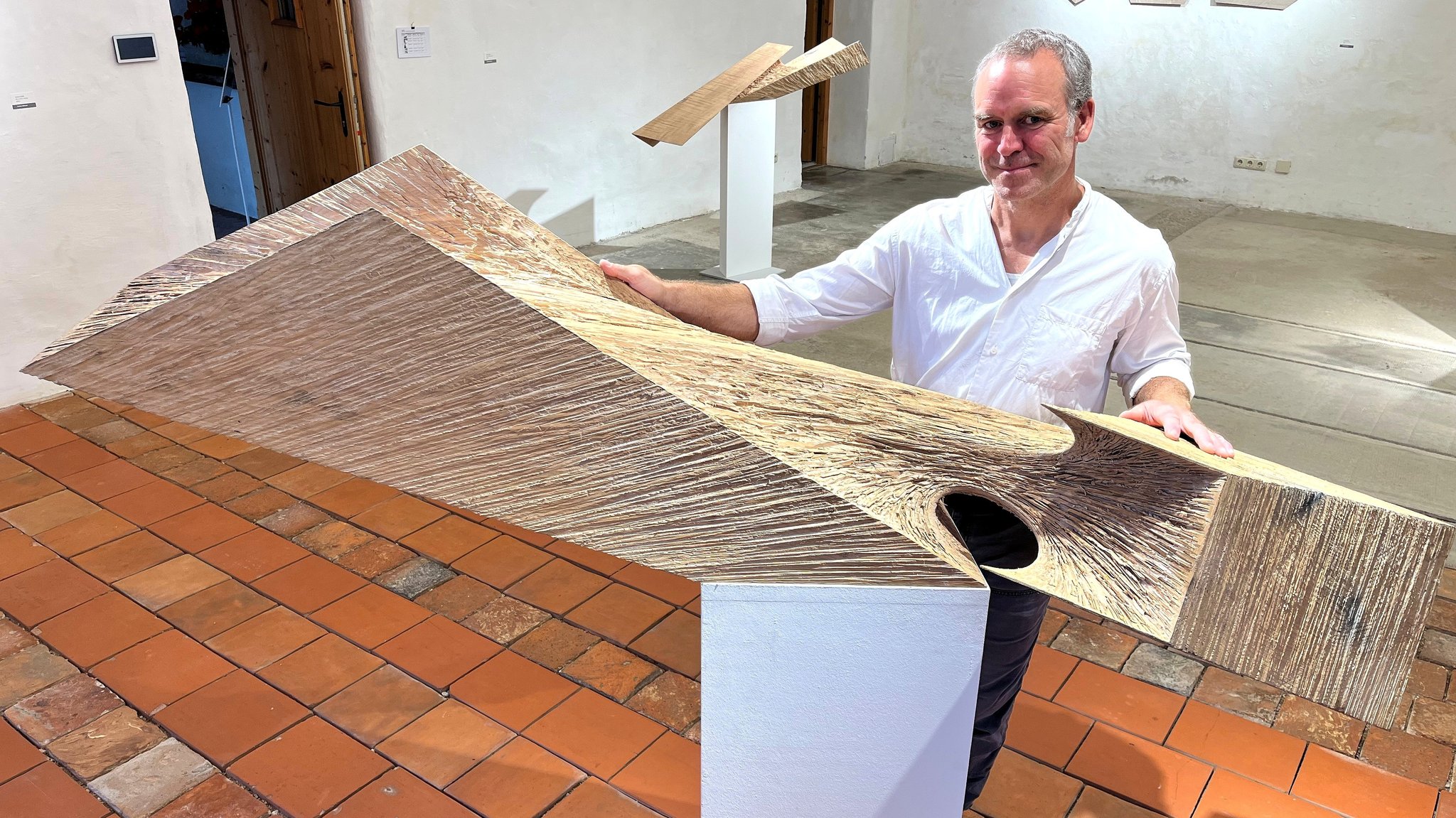 "Holz macht alles mit": So geht "Zeichnen" mit der Kettensäge
