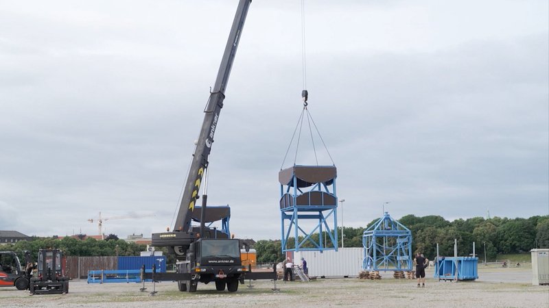 Gut zweieinhalb Monate vor Beginn des Oktoberfests hat auf der Münchner Theresienwiese der Wiesn-Aufbau begonnen. | Bild: Bayerischer Rundfunk 2024 Gut zweieinhalb Monate vor Beginn des Oktoberfests hat auf der Münchner Theresienwiese der Wiesn-Aufbau begonnen.