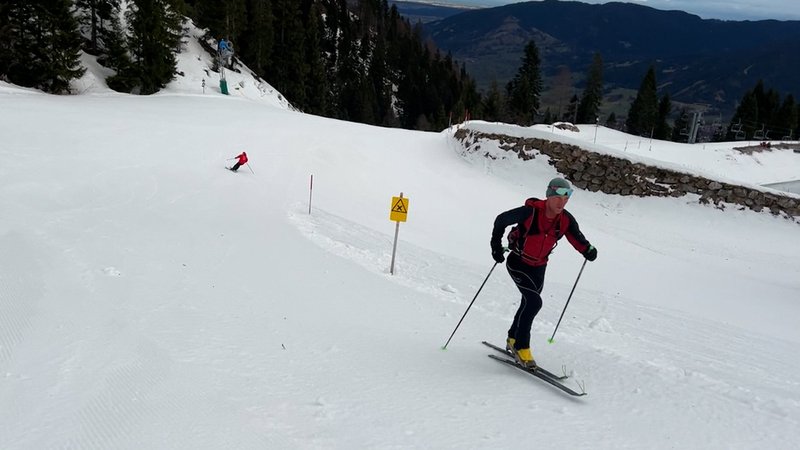 Leichtsinn kann im Schnee fatale Folgen haben. Gerade Skitourengeher bringen sich oft in Lawinengefahr.