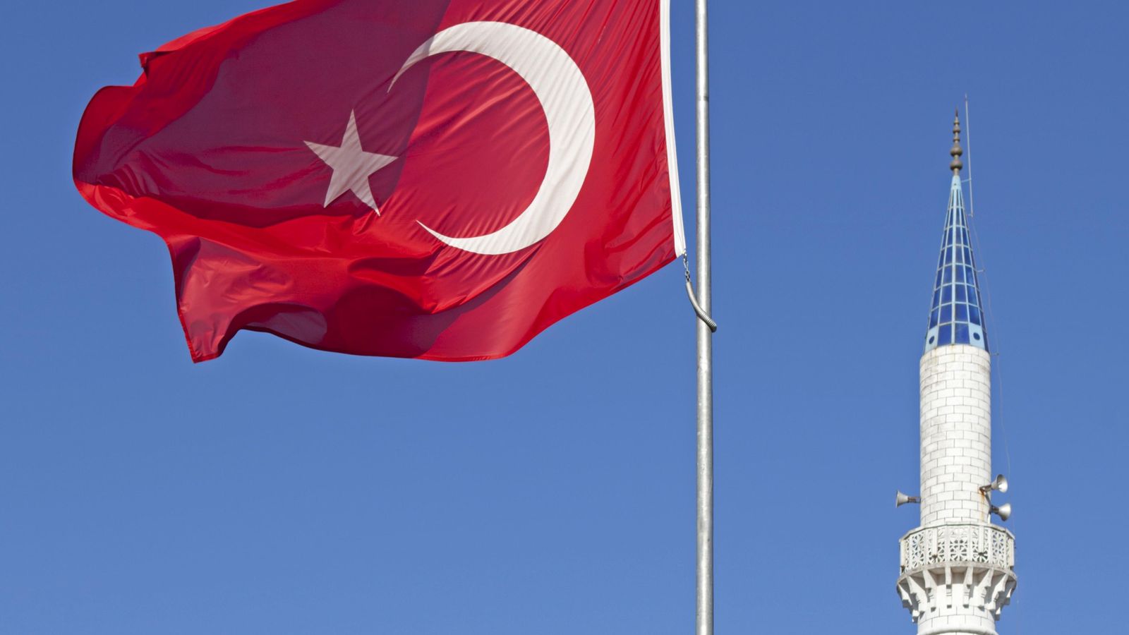 Muslime In Deutschen Moscheen Beten Fur Turkei Sieg In Syrien Br24