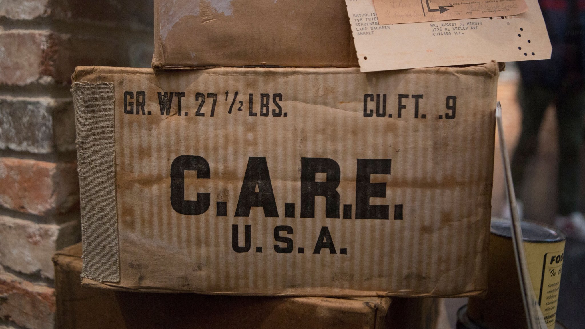Ein CARE-Paket vor 80 Jahren. | Bild: picture alliance / Ulrich Baumgarten Ein CARE-Paket vor 80 Jahren.