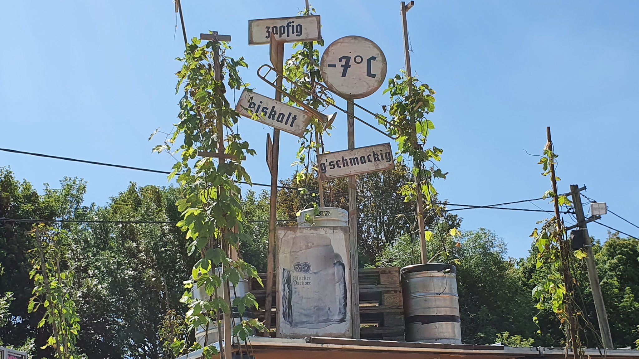 Bier gibt es auch eisgekühlt.