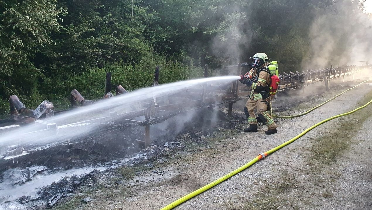 Rund eine Million Euro Schaden bei Feuer in Kieswerk | BR24