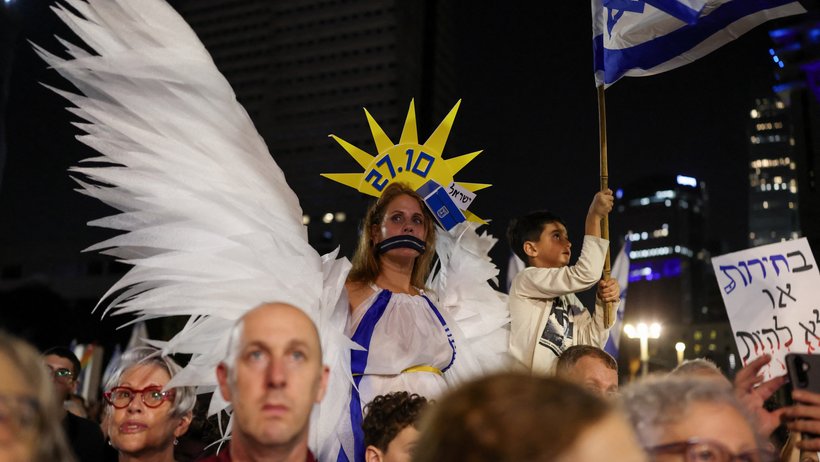 Israel: Demo gegen Netanjahu – Wahlkampf mit Atom-Ängsten | BR24