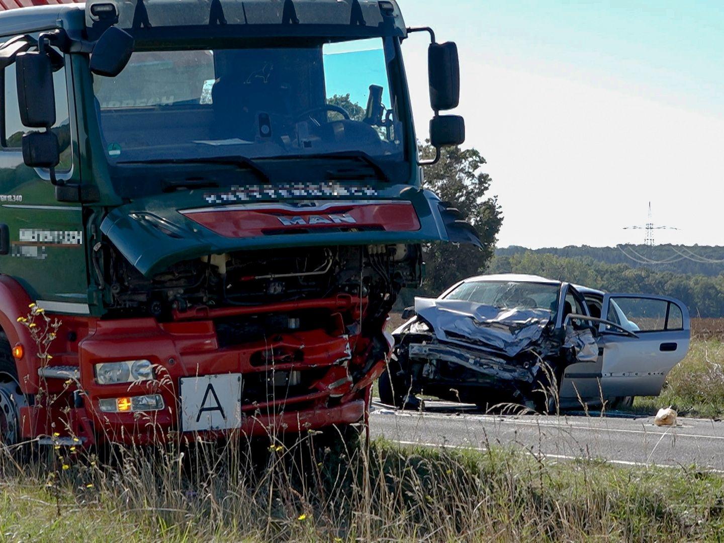 Sommerhausen 55 Jahrige Autofahrerin Stirbt Bei Unfall Mit Lkw Br24