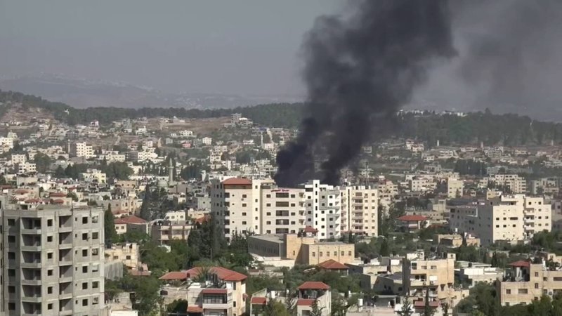 Bei einem großangelegten israelischen Militäreinsatz in der Stadt Dschenin im Westjordanland sind mehrere Palästinenser getötet worden.
