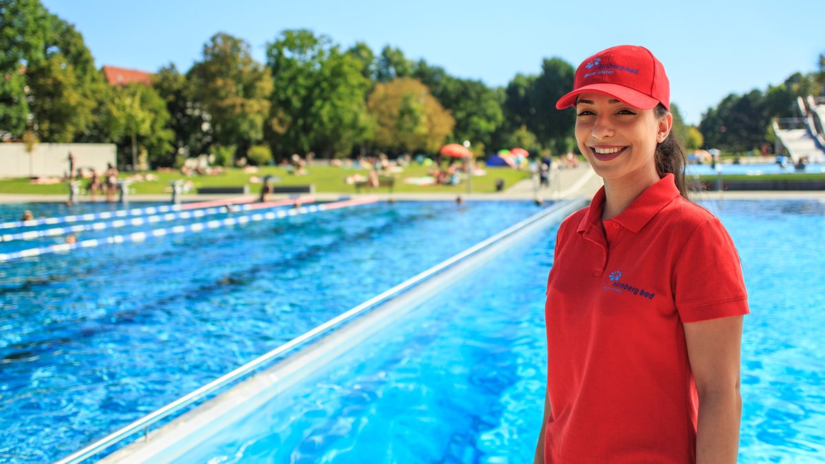 Aushilfen für die Badesaison gesucht: Schwimmtraining inklusive