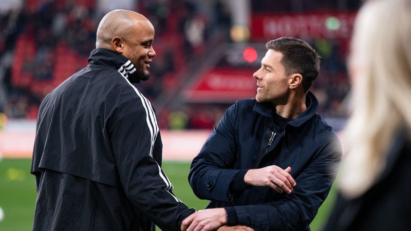 Vincent Kompany (links) und Xabi Alonso | Bild: dpa/pa Vincent Kompany (links) und Xabi Alonso