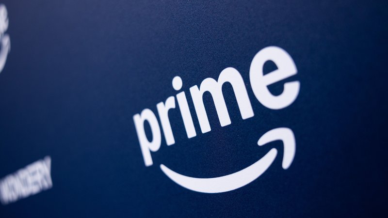 Schriftzug von amazon prime | Bild: dpa-Bildfunk/Rolf Vennenbernd Schriftzug von amazon prime