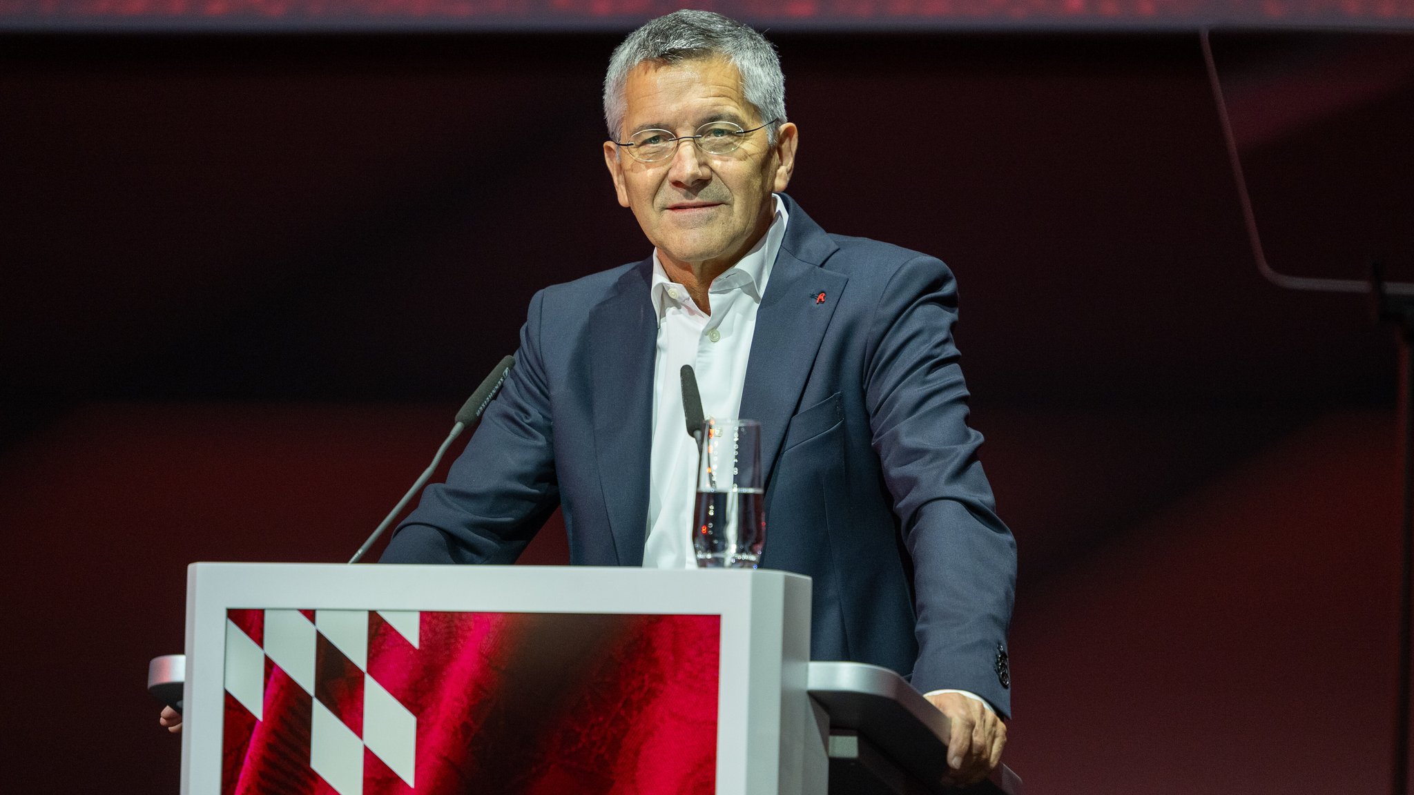 FC Bayern: Herbert Hainer als Präsident wiedergewählt