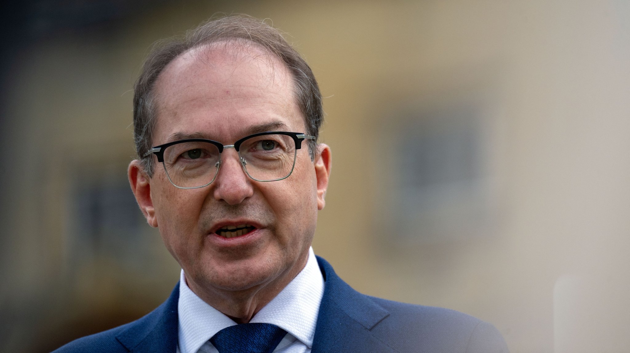 21.09.2026, Bayern, Bad Staffelstein: Bundesinnenminister Alexander Dobrindt (CSU) spricht bei einer Pressekonferenz anlässlich der CSU-Herbstklausur in Kloster Banz. Die Klausur findet vom 21. bis 23. September 2026 statt und steht unter dem Motto „Zukunft? Machen wir! – Mutig. Menschlich. Modern.“. (zu dpa: «Dobrindt: Reformen rasch umsetzen - auch Sozialreformen») Foto: Pia Bayer/dpa +++ dpa-Bildfunk +++