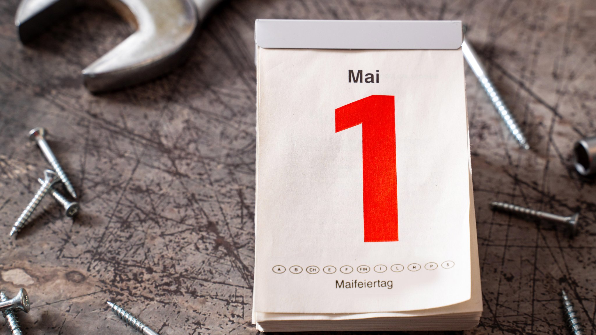 Der Maifeiertag im Jahreskalender (Symbolbild)