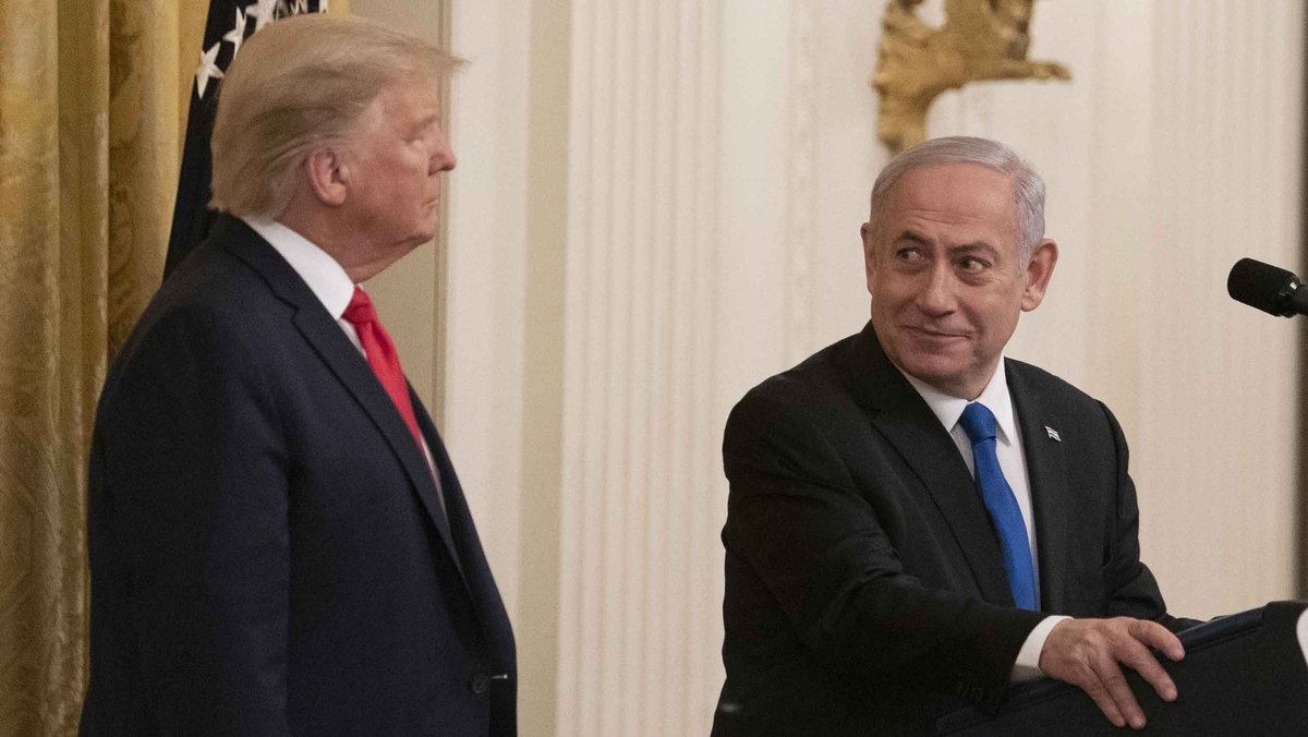 Donald Trump (links) und Benjamin Netanjahu (rechts) im Wießen Haus. 