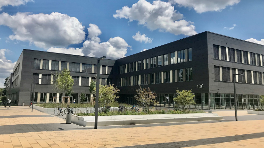 Das neue Schulgebäude der Bertolt-Brecht-Schule in Nürnberg