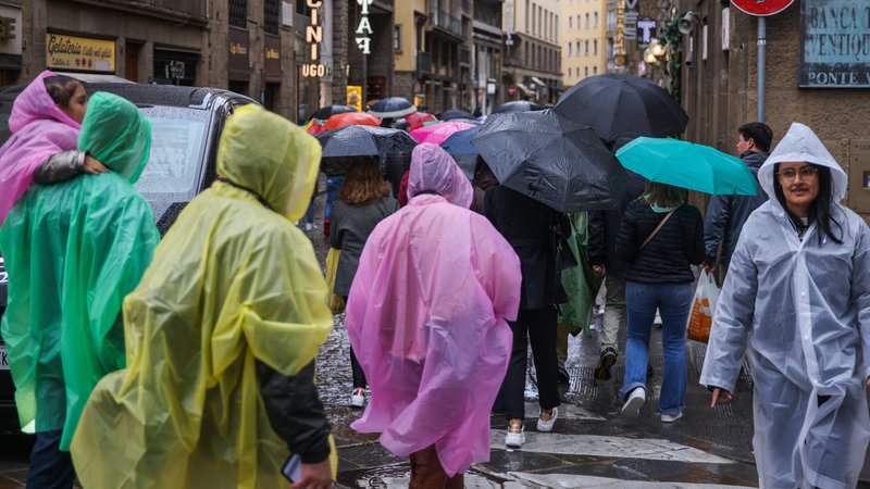 Italien-Touristen müssen mit Regen rechnen (Symbolbild) | Bild: pa/dpa/Beata Zawrzel Italien-Touristen müssen mit Regen rechnen (Symbolbild)