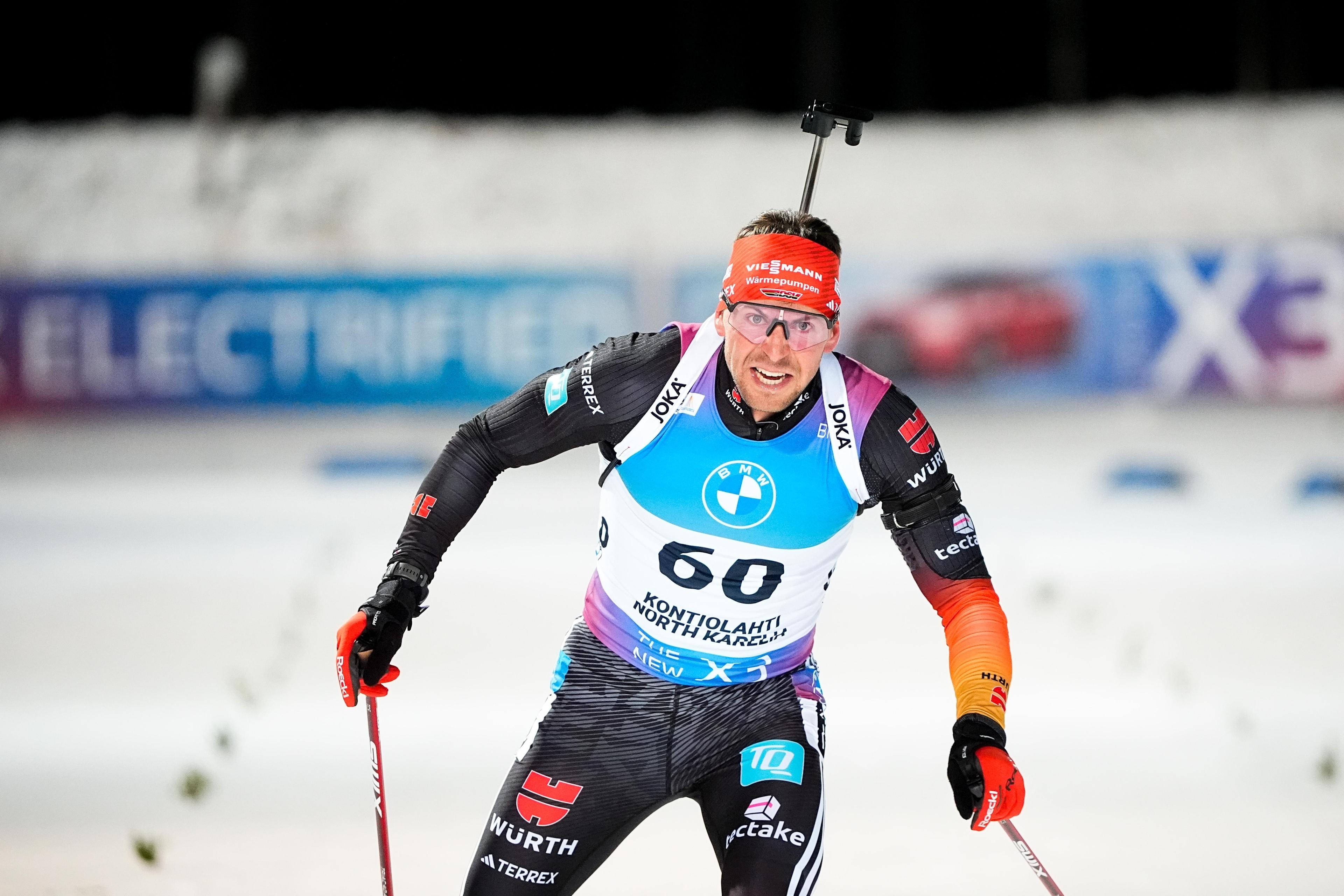 Philipp Nawrath beim Zieleinlauf in Kontiolahti