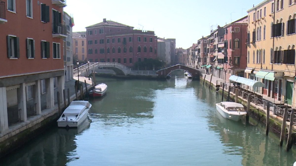Folgen von Corona: Klares Wasser in den Kanälen von Venedig