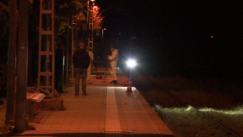 Erding: Mit Messer bewaffneter Mann von Polizei angeschossen | Bild: BR Erding: Mit Messer bewaffneter Mann von Polizei angeschossen