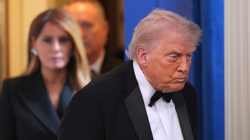US-Präsident Trump nach dem Vorfall beim Pressedinner. | Bild: dpa-Bildfunk/Alex Brandon US-Präsident Trump nach dem Vorfall beim Pressedinner.