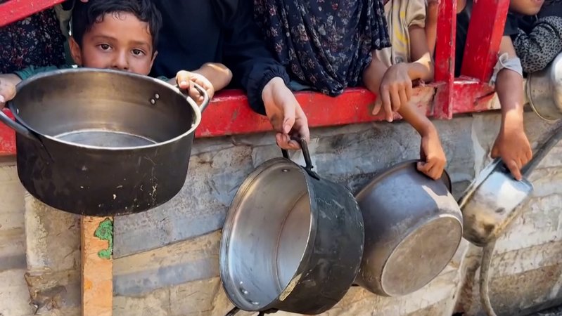 Im Gazastreifen spitzt sich die Lage zu – Hamas hält Geiseln, Zivilisten leiden unter den Folgen der Kämpfe. | Bild: Bayerischer Rundfunk 2025 Im Gazastreifen spitzt sich die Lage zu – Hamas hält Geiseln, Zivilisten leiden unter den Folgen der Kämpfe.