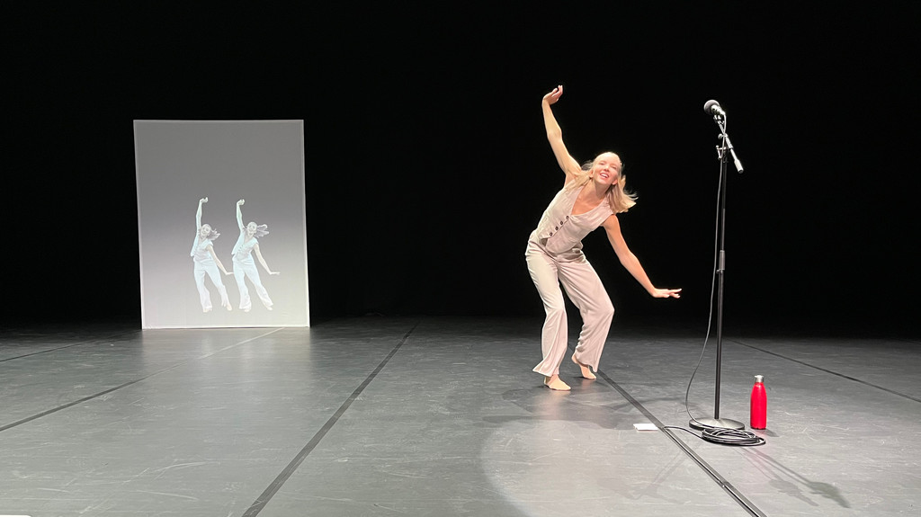 Lisa Friedmann, Tänzerin in Henrik Kaalunds Stück "DreaMe Reloaded", ist  mit dabei beim re:festival in Nürnberg