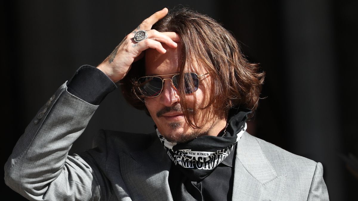 Hausliche Gewalt Ehrungen Fur Johnny Depp Stossen Auf Kritik Br24