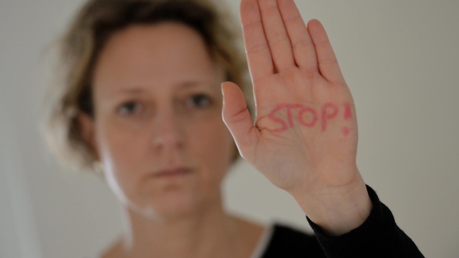Arme alleinstehende frauen, die männer suchen