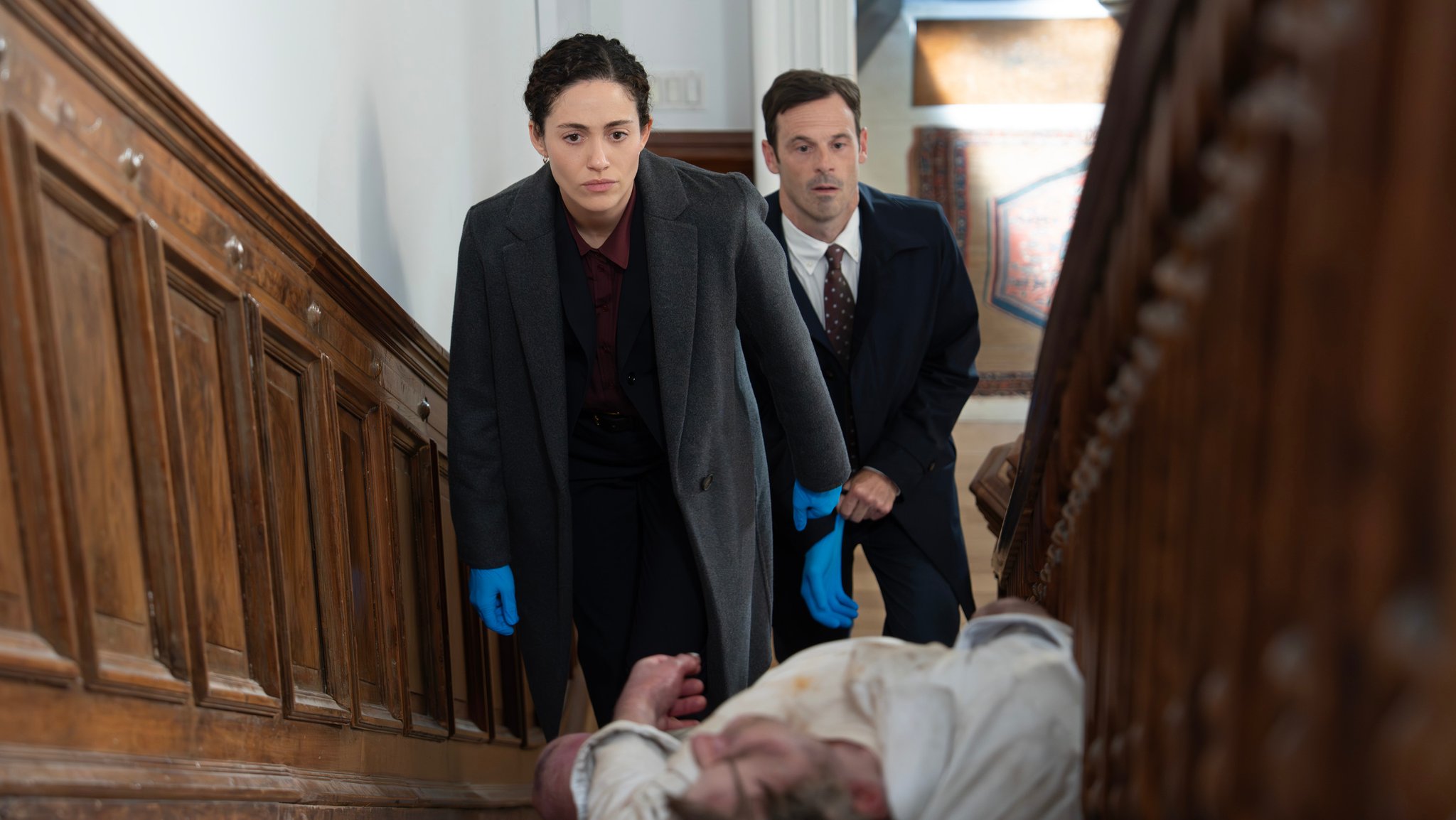 Alice Black (Emmy Rossum) ist als Ermittlerin unerbittlich | Bild: Disney - Sarah Shatz Alice Black (Emmy Rossum) ist als Ermittlerin unerbittlich