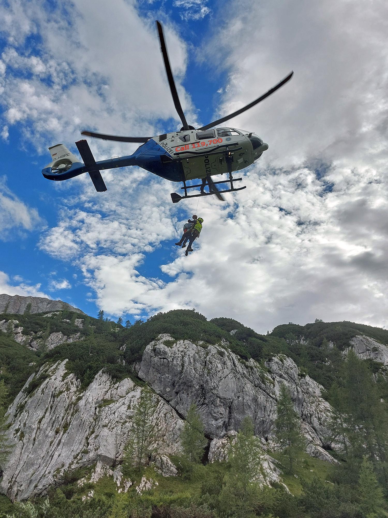 Nach einem Felssturz im Nationalpark Berchtesgaden wurden 20 Wanderer per Hubschrauber gerettet.