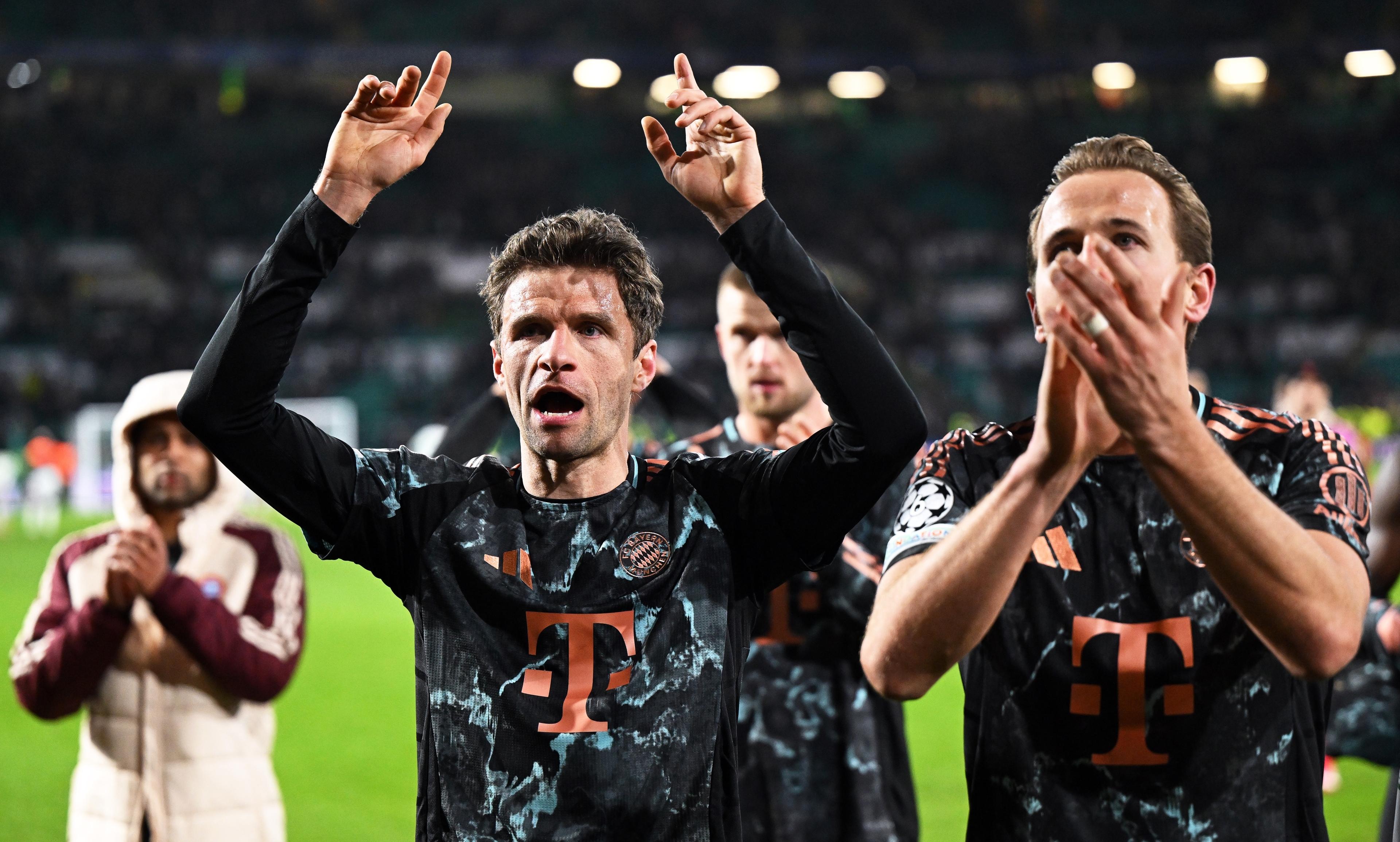 Thomas Müller und Harry Kane nach dem Sieg bei Celtic Glasgow