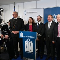 Jüdische Seelsorge bei der deutschen Bundeswehr | Bild: dpa-Bildfunk_Ralf Hirschberger