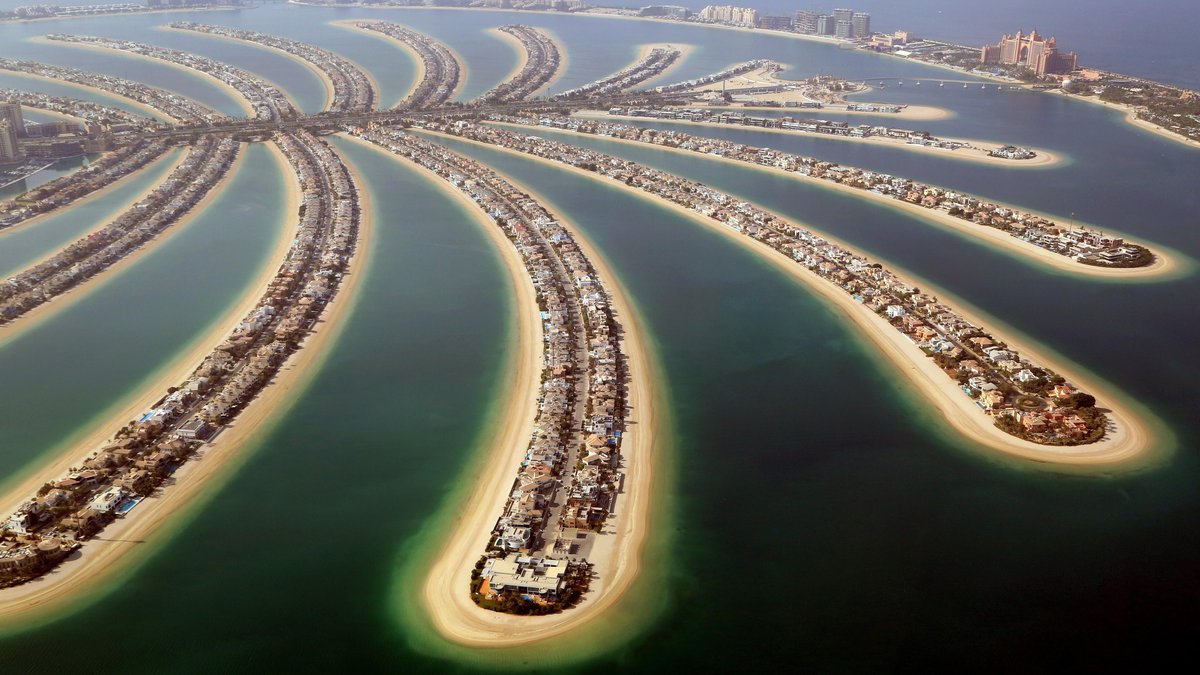 Raketen auch über Dubai: Brand auf Palmen-Insel