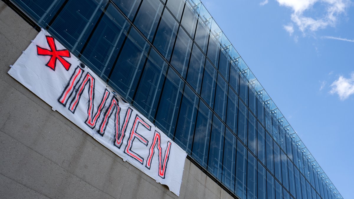 Minister Blume lobt Genderverbot: Hat für "Befriedung" gesorgt