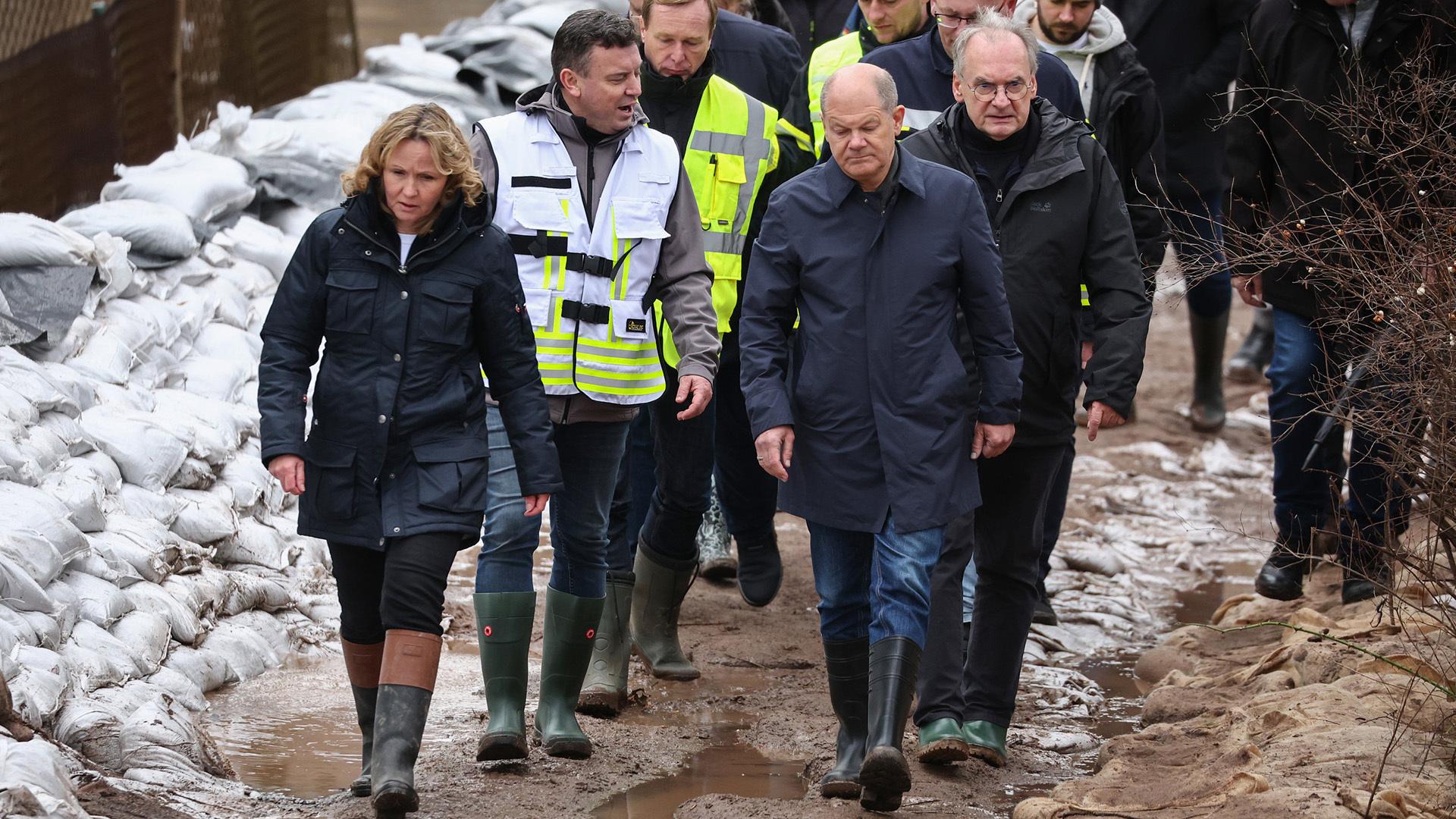 Scholz im Hochwassergebiet