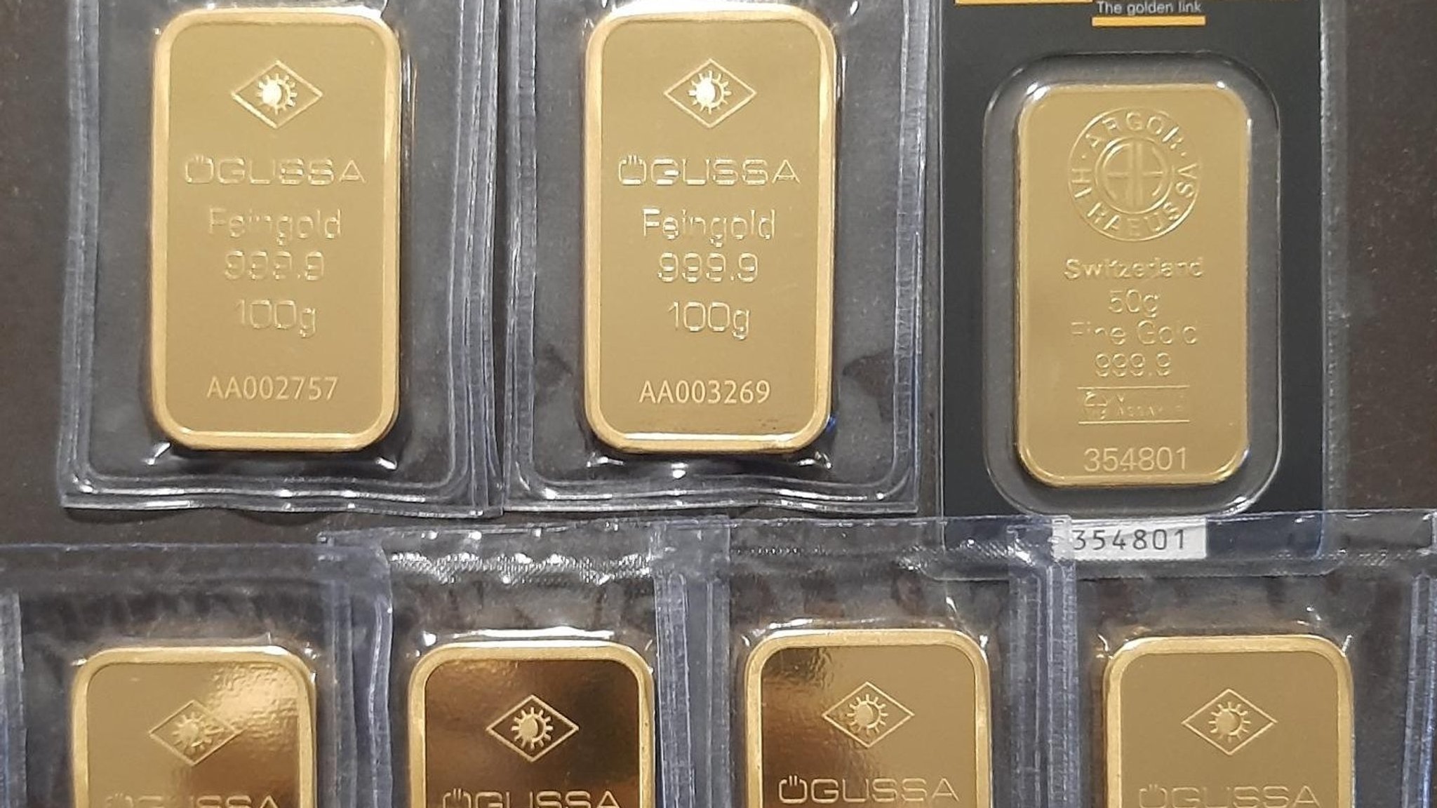 Die kleinen Goldbarren mit 50 oder 100 Gramm