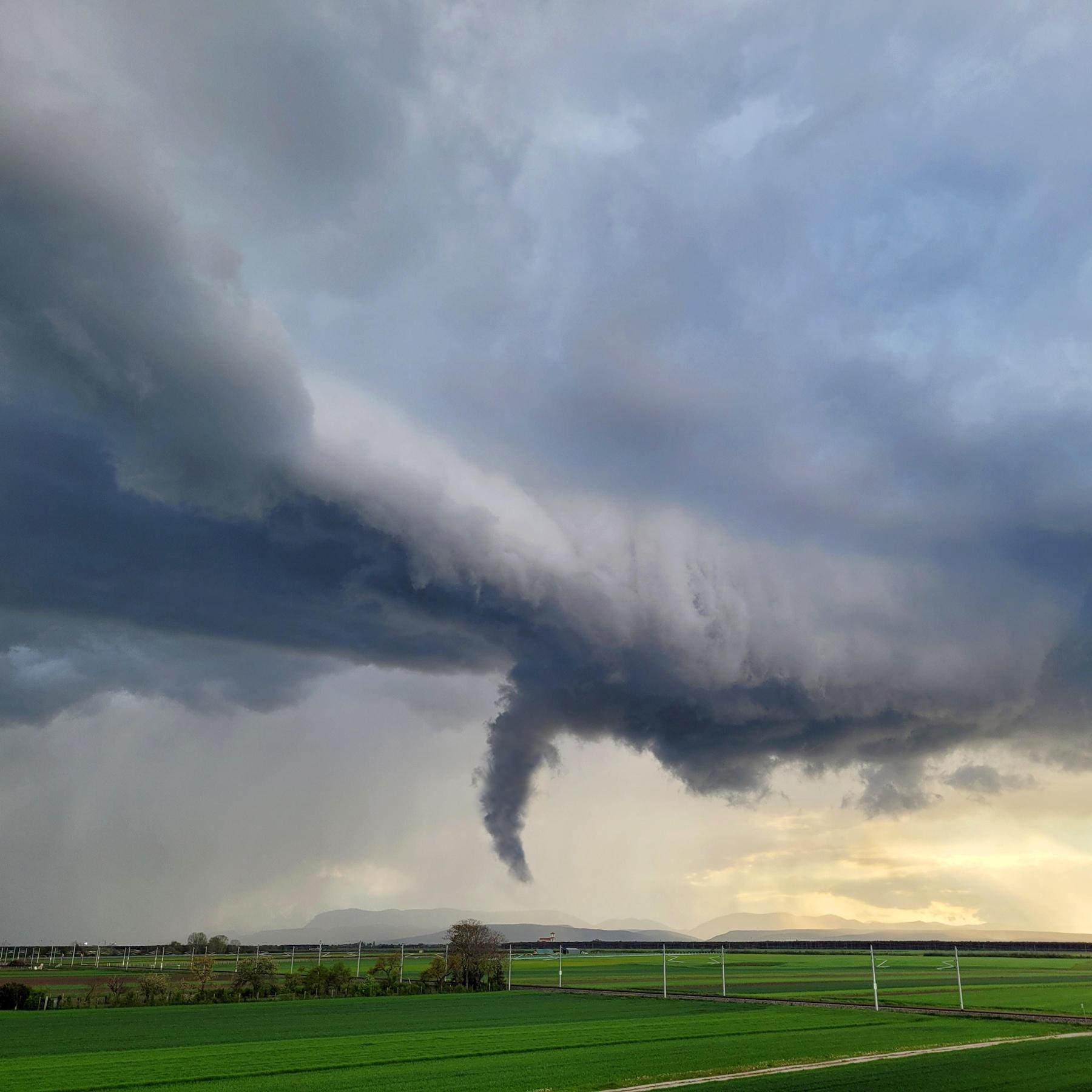 Tornado, Twister, Windhose: Die Macht der Wirbelwinde