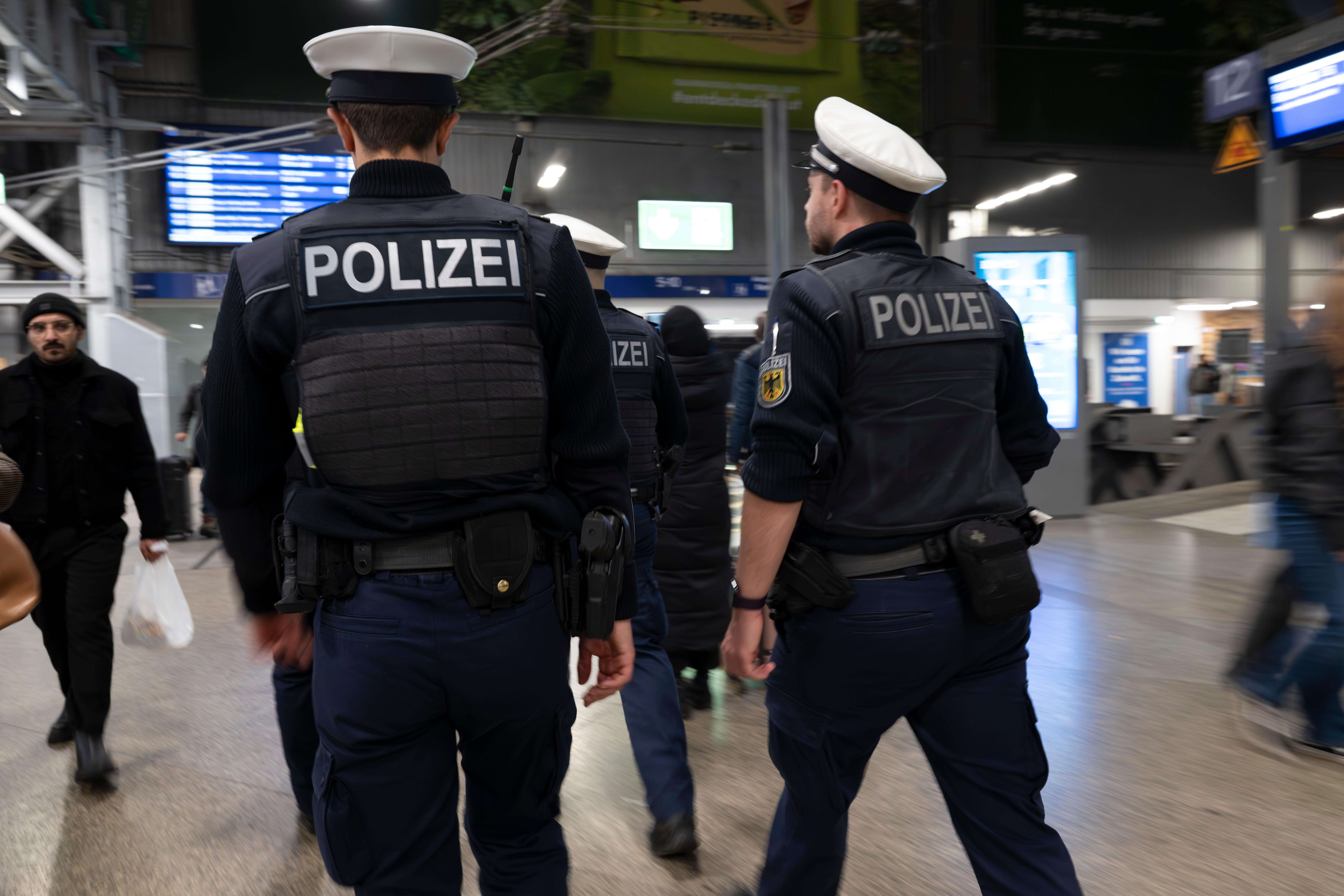 Beamte der Bundespolizei am Münchner Hauptbahnhof (Symbolbild)
