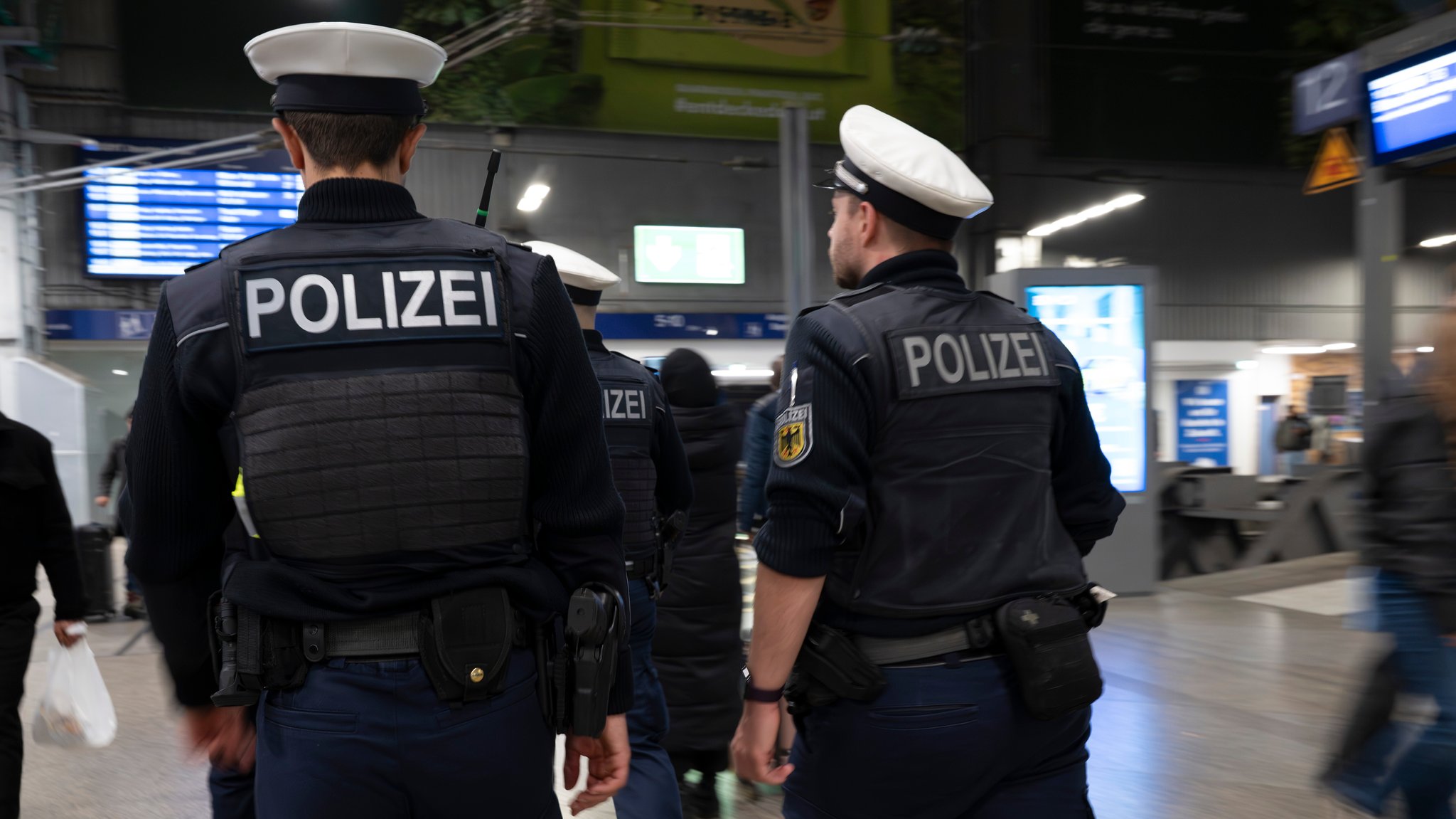 Bundesbeamten-Bezahlung: Dobrindts halbe Rolle rückwärts