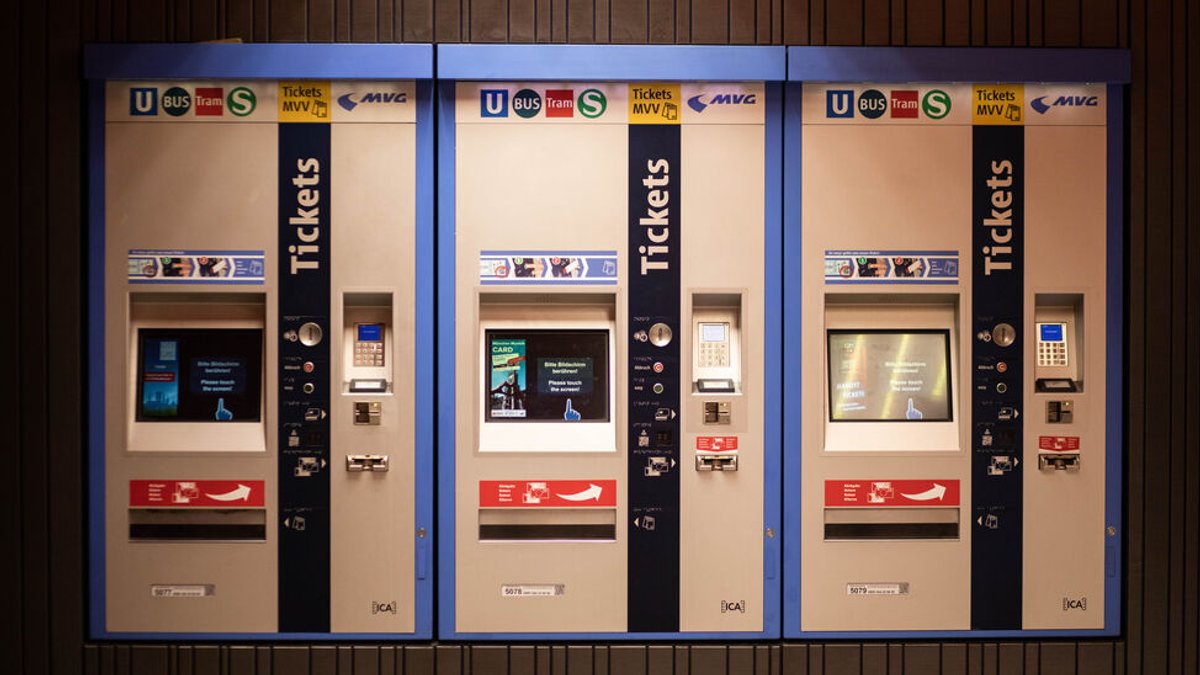 Fahrkartenautomaten am Marienplatz in München.