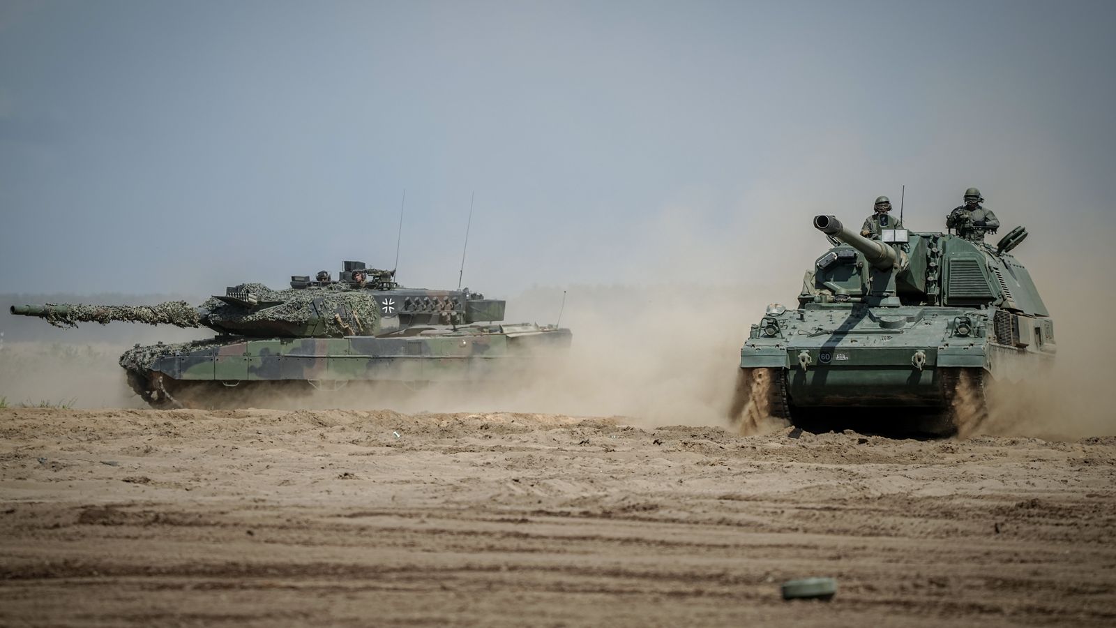NATO menyetujui rencana kemungkinan perang defensif melawan Rusia