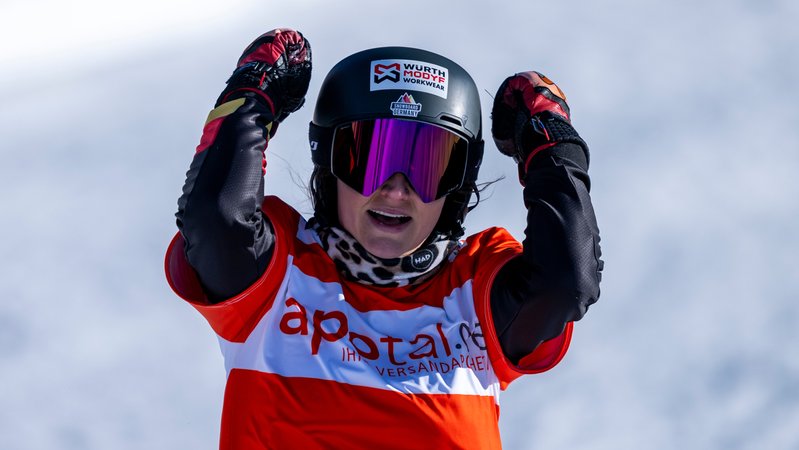 Snowboarderin Ramona Hofmeister | Bild: picture-alliance/dpa Snowboarderin Ramona Hofmeister