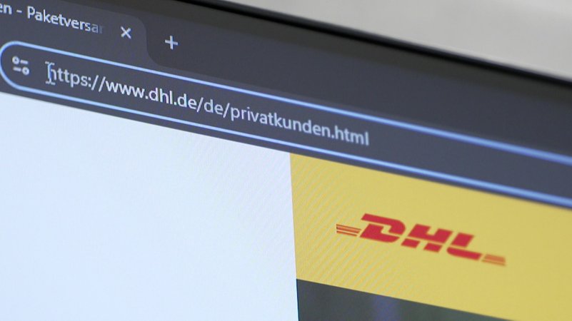 Eine SMS, die angeblich von einem Paketdienst stammt, lässt viele Verbraucher in eine Falle tappen. | Bild: BR 2025 Eine SMS, die angeblich von einem Paketdienst stammt, lässt viele Verbraucher in eine Falle tappen.